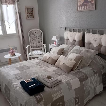 La Maison Rose 2 Chambres Avec Lit Pour 2 Personnes Et 2 Salles De Bains Nevers Exterior foto